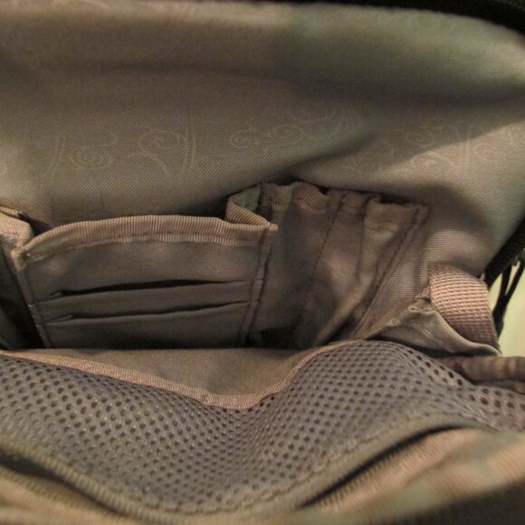 Jeans Material Backpack.  Lots of cute pockets/zippers to put things in. - Picture 9 of 11